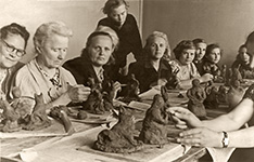 Курсы ручного труда для учителей начальной школы. Мария Андреевна – вторая слева. 1950-е гг.