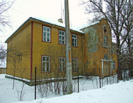 А́лайыэ (О́лешница). Новое здание школы; с начала 1980-х и до зимы 2010 г. – почта. 22 февраля 2009 г.