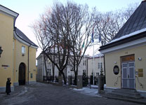 Таллинн. Вышгород. Посольство Ирландии; в 1950-е–60-е гг. – Бюро погоды. Справа – посольство Нидерландов