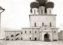 Никольский собор Николо-Корельского монастыря. Вид с запада