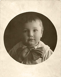 Владимир Лавров, старший сын Александра Михайловича, в день 2-летия. 14 июля 1923 г.